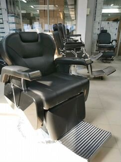 Мужское парикмахерское кресло HL31
