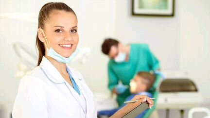Медицинская сестра в стоматологию