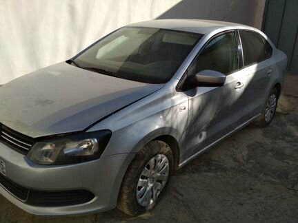 Volkswagen Polo 1.6 AT, 2011, битый, 164 000 км