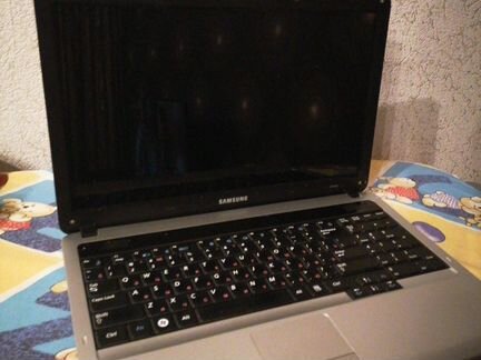 Продаю ноутбук SAMSUNG в не рабочем состоянии