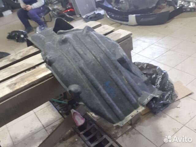 Подкрылок передний правый Toyota Rav4