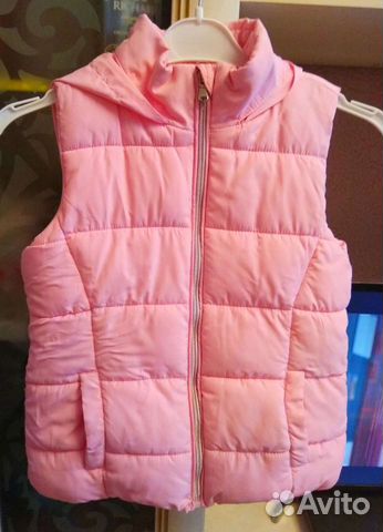 Безрукавки курточки