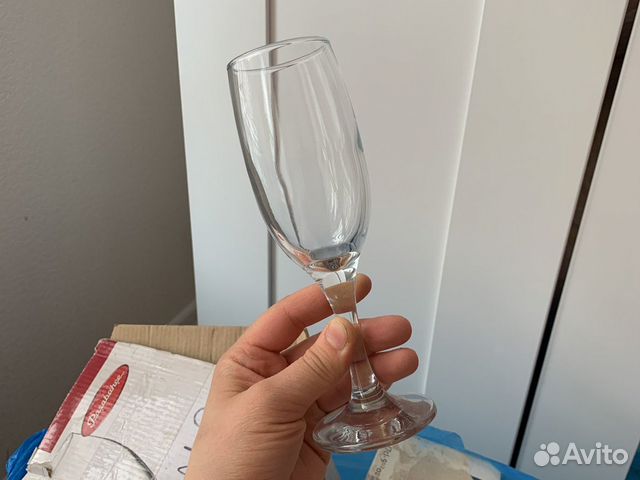 Стаканы, бокалы для пива, шампанского