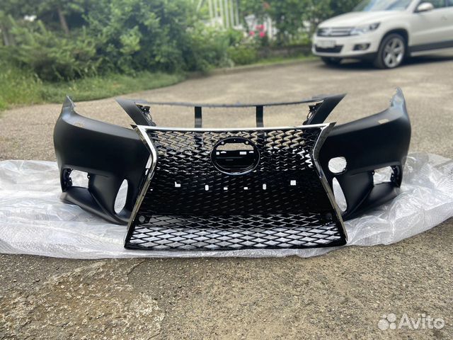 Бампер на Lexus is250 05-13