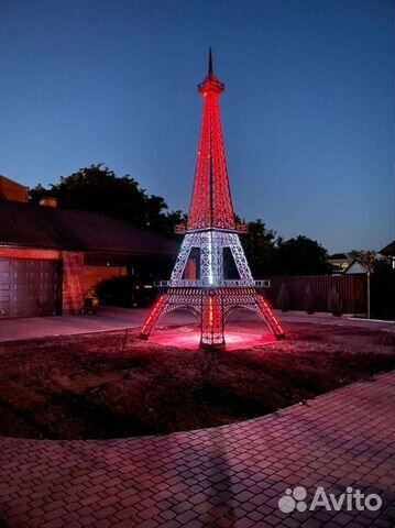 Эйфелева башня высотой 3.1 метра