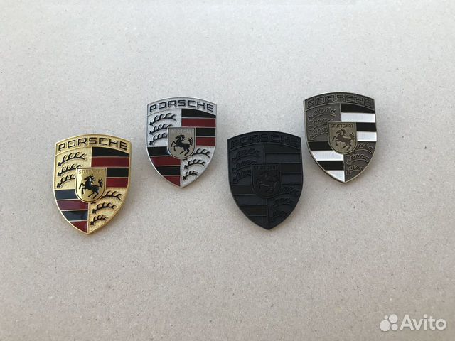 Эмблема на капот Porsche оригинальная stuttgart