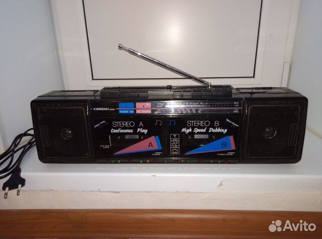 Двухкассетный магнитофон 