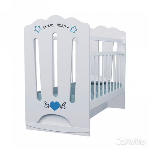 Детская кроватка с маятником