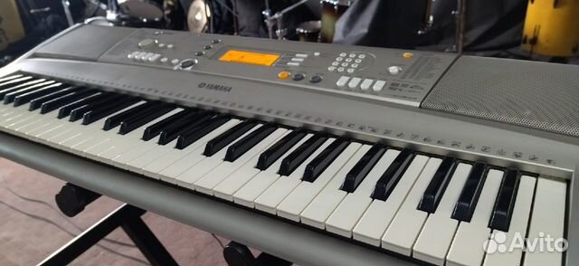 Синтезатор yamaha PSR R 300