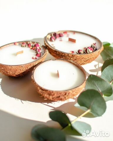 Свеча в кокосе