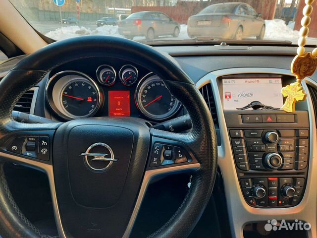 Opel Astra GTC 1.4 МТ, 2012, битый, 150 000 км