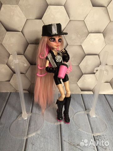 Подставка для кукол