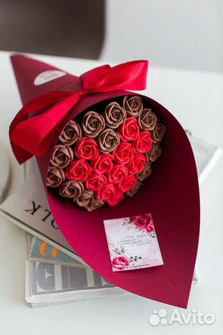 Сладкий букет из 27 шоколадных роз в форме сердца