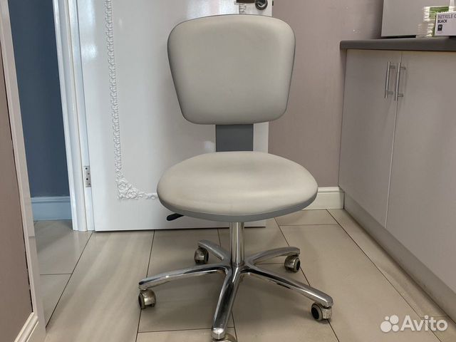 Стул мастера педикюра маникюра
