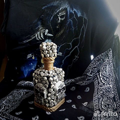 Графин Череп