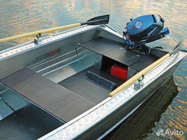 Новая моторная лодка Wyatboat 390У длина 4 м