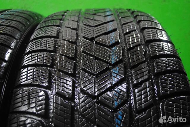 Пара зимних шин Pirelli 275/40 R22