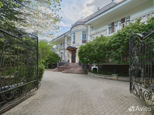 

9-к. дом, 1300 м²