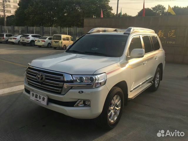 Рейлинги с подсветкой на Toyota Land Cruiser 200 Рейлинги с подсветкой на Toyota Land Cruiser 200