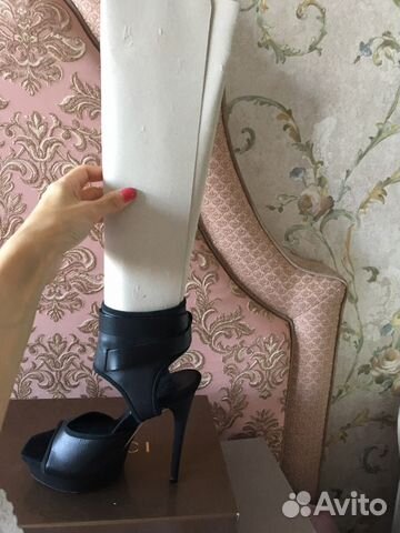 Босоножки Gucci оригинал 37 р