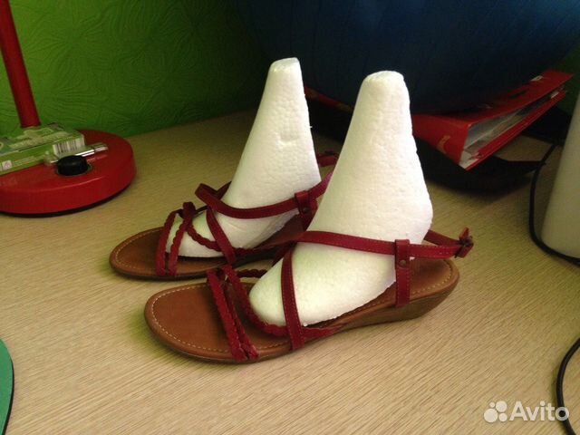 Босоножки вишневые. Германия Босоножки вишневые. Германия