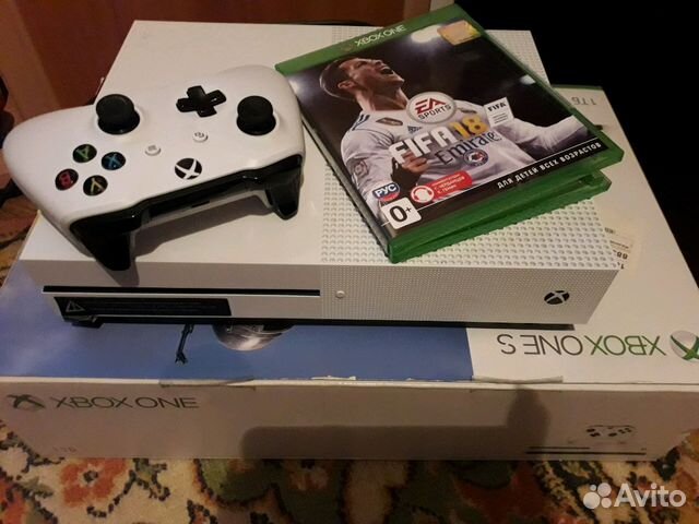 Xbox One S (1 тб, 4К BLU-RAY, HDR)