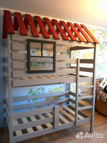 Детская двухъярусная кровать-домик