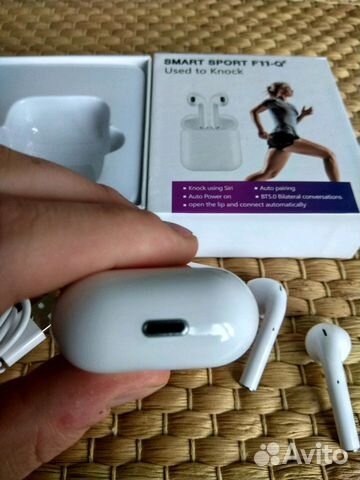 AirPods Lux