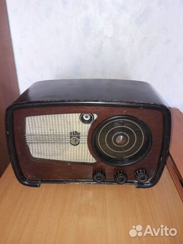 Старинный радиоприёмник