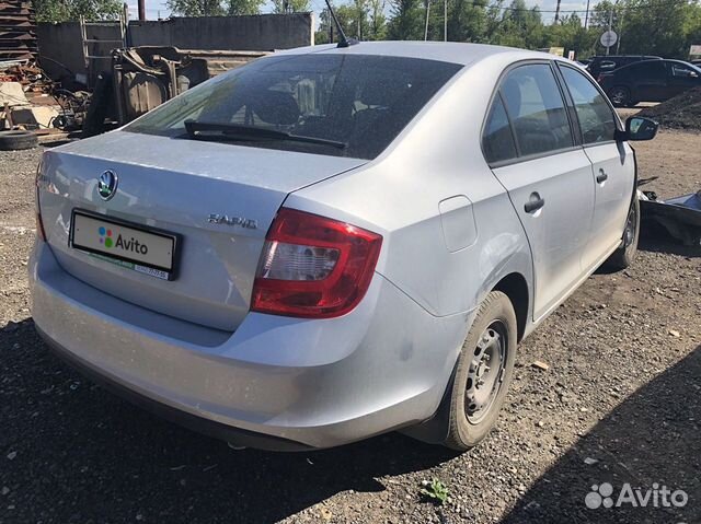 Skoda Rapid 1.2 МТ, 2017, битый, 13 000 км