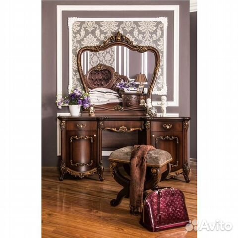 Стол туалетный Стол туалетный