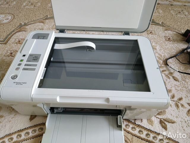 Мфу HP Deskjet F4213 цветной