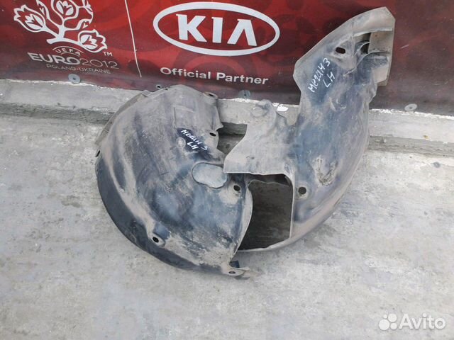 Подкрылок передний левый Renault Megane 3