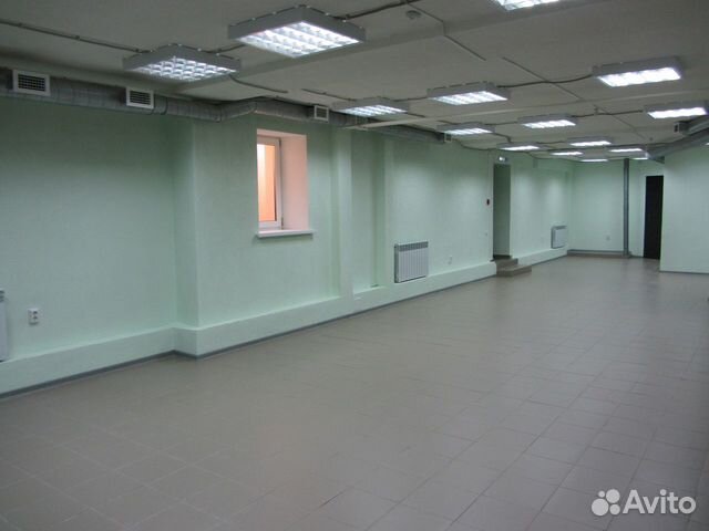 Продам торговое помещение, 306 м²