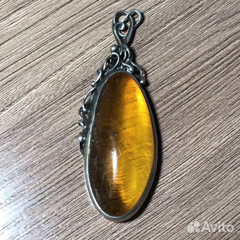 Кулон с янтарём Кулон с янтарём
