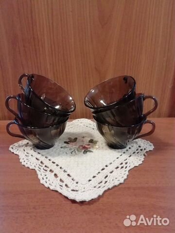 Чайные чашки из тёмного французского стекла Чайные чашки из тёмного французского стекла