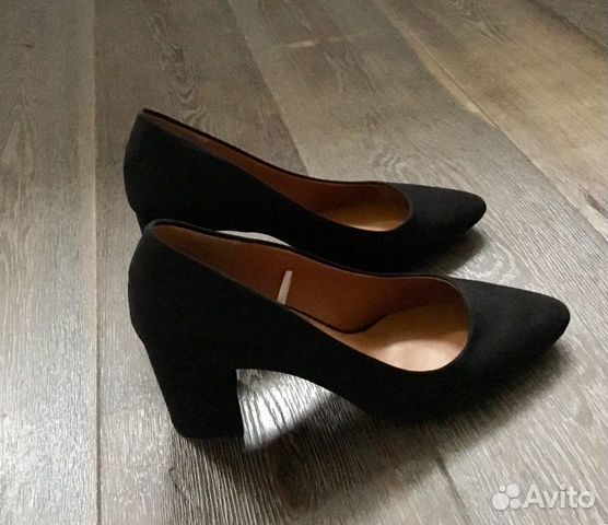 Чёрные туфли на каблуке H&M (замша) Чёрные туфли на каблуке H&M (замша)
