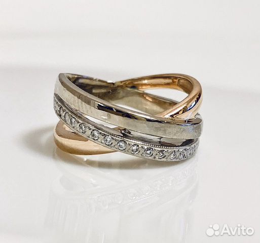 Золотое кольцо с бриллиантами Золотое кольцо с бриллиантами