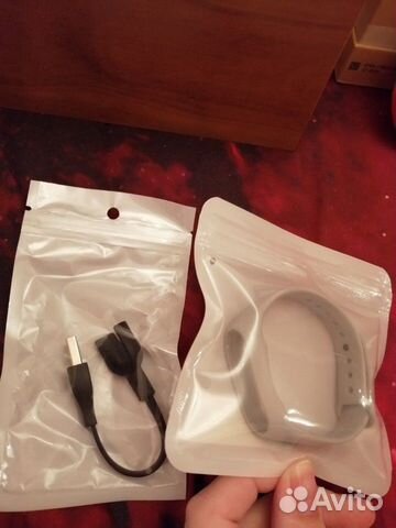 Браслет и зарядка на mi band 2