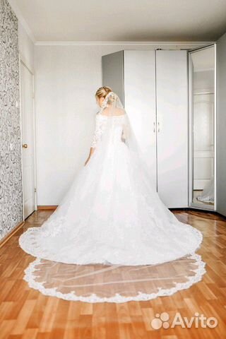 Свадебное платье со шлейфом от Mariage