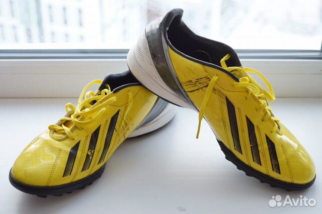 Футбольные кроссовки Addidas 43 размер Футбольные кроссовки Addidas 43 размер