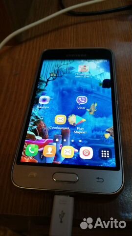 Смартфон SAMSUNG J1