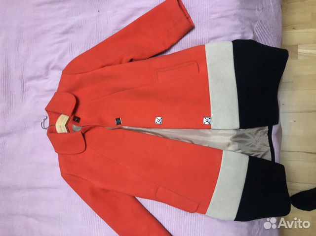 Пальто Kira plastinina прямого кроя, 3/4 рукав, ра Пальто Kira plastinina прямого кроя, 3/4 рукав, ра