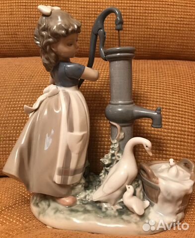 Lladro фарфоровая статуэтка