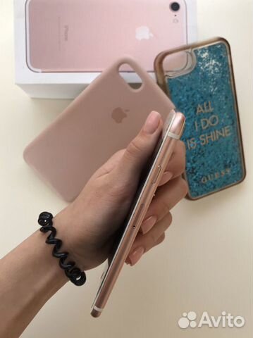Продам iPhone 7