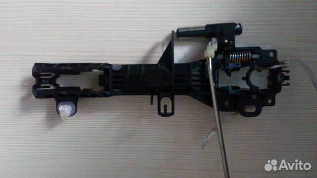 Toyota Hilux Кронштейн ручки правой передней Toyota Hilux Кронштейн ручки правой передней