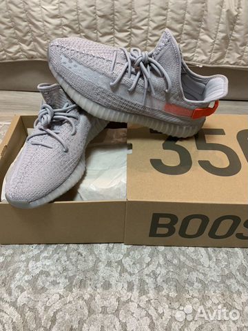 Кроссовки Adidas Yeezy Boost 350v2 Tail Light Кроссовки Adidas Yeezy Boost 350v2 Tail Light