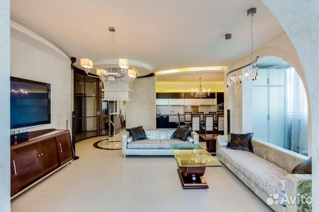 3-к квартира, 140 м², 7/24 эт.