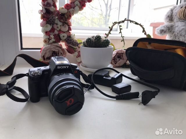 Зеркальный фотоаппарат Sony SLT-A33 Зеркальный фотоаппарат Sony SLT-A33