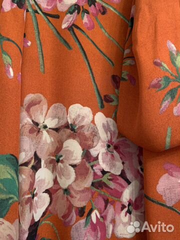 Блузка Gucci, размер s, состояние новой, 100 шёлк